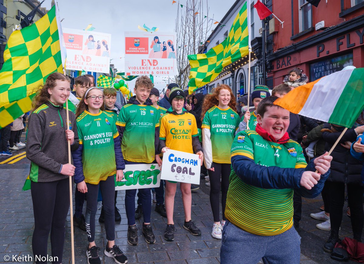 St. Patrick's Day Parade.
A warm welcome to our Ukrainian guests.
Well done to Carrick Chamber of Commerce
and well done to all participants.

#carrickonshannon
#carrickchamber
#stpatricksday2022
#leitrimcoco
#leitrim 
#roscommon 
#carrickcamino