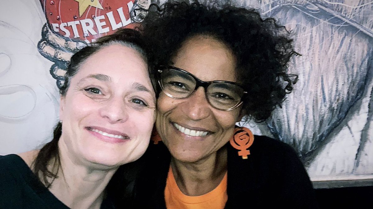 laxixateatre's tweet photo. 🤩 Maria Márquez, actriz de La Xixa Lab, con Bárbara Santos, referente del Teatro de las Oprimidas, en el #DMTOfest22 @utopiabcn 🤩 https://t.co/TookiRGb6U