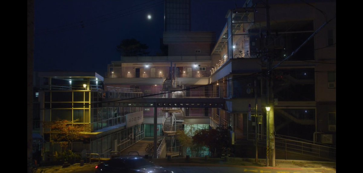 Lunas_Verses's tweet image. I can go on and on and on and on and on about how this show is sooooooooooooooooo aesthetically pleasing. 

One of the most beautifully designed show I&apos;ve watched. 🥺🥺😭

It&apos;s a feast to my eyes. 
Also, finally finishing all episode. And now I miss them 😭
#SemanticErrorFinale