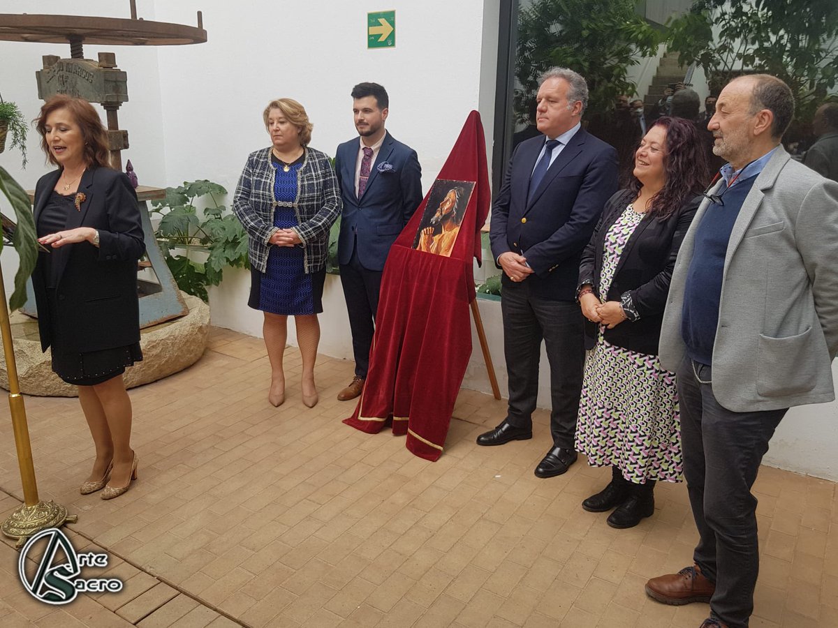 .<a href="/hdadlaestrella/">La Estrella</a> 
<a href="/alfareria21/">Alfareria 21</a> ha acogido la presentación de la #RevistaEstrella2022. 

Portada: Alejandro Mairena Morales. 

#ASacro #TramosdeCuaresma #Cuaresma #Cuaresma22 #CuaresmaenSevilla #semanasanta #TDSCofrade #SSantaSevilla22 #TDSProvincia #sevillahoy 

📷 <a href="/ruesgatriana/">Mariano Ruesga Osuna 📸🇪🇸</a>