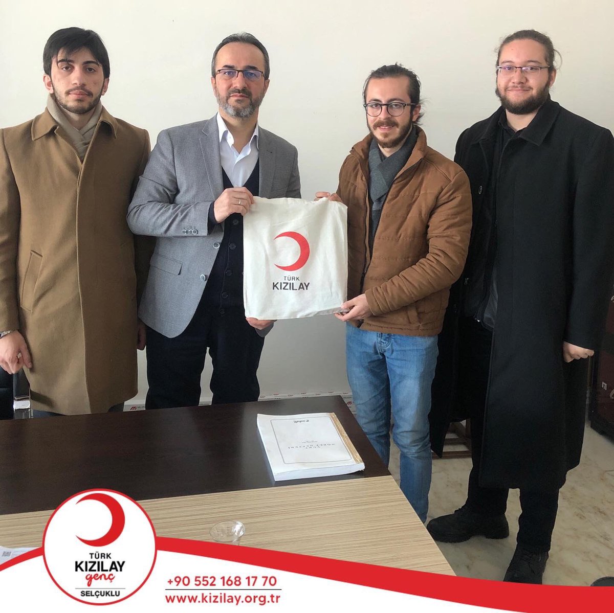 || Okul Ziyareti
Genç Kızılay Selçuklu yönetimi olarak Uluslararası Mevlana Aihl ‘ ni ziyaret ettik. Okul müdürü sayın Mevlüt bey ve Pansiyon müdürü Ömer beyle okulumuzda yapabileceğimiz projeler hakkında istişarede bulunduk.

<a href="/kizilayselcuklu/">Kızılay Selçuklu</a> 
<a href="/genckizilay42sl/">Genç Kızılay Selçuklu</a>