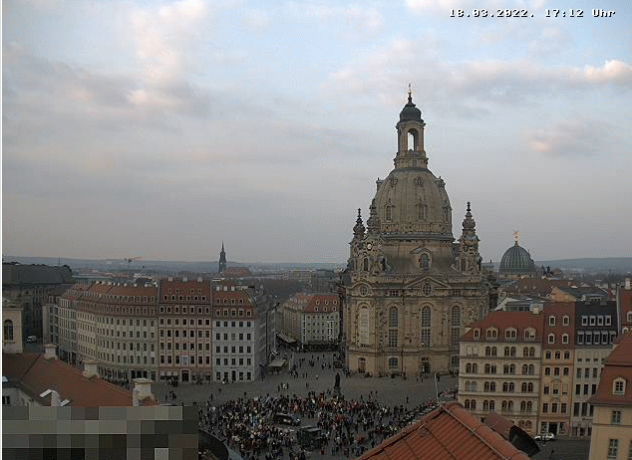 utopisdde's tweet photo. Der Aufzug setzt sich in Bewegung.
Mehr is' nich'..
#dd1803 https://t.co/FAD9QF3bQR