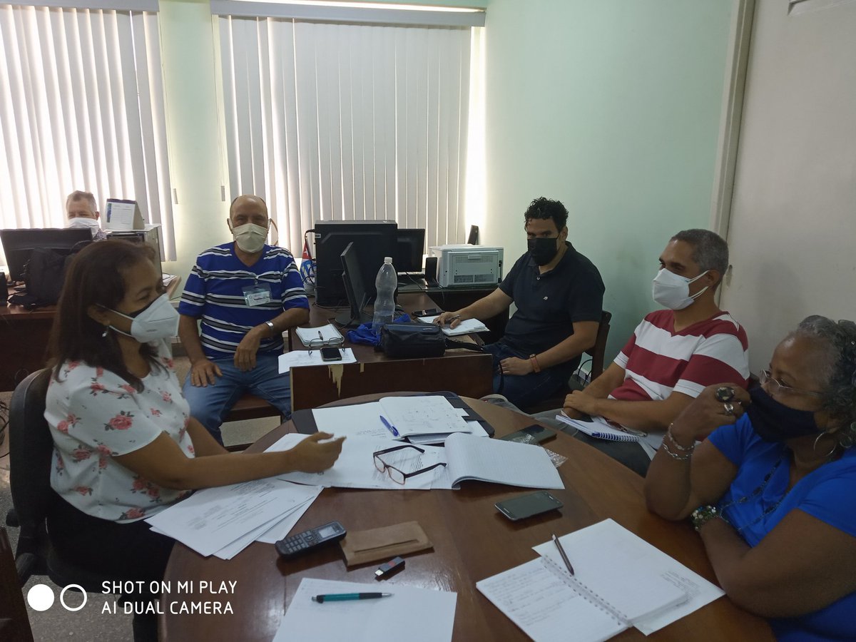 Encuentro de trabajo sobre el Reporte del Estado del MedioAmbiente con los coordinadores de capítulos de la DGMA. #MedioAmbiente #CubaVive #CubaViveYAvanza <a href="/ElbaRosaPM/">Elba Rosa</a> <a href="/SANTANACITMA/">JOSE FIDEL SANTANA NUÑEZ</a> <a href="/ArmandoRguezB/">Armando</a> <a href="/adianez_taboada/">Adianez Taboada</a> <a href="/OGAmbienteCuba/">Odalys Caridad Goicochea Cardoso</a> <a href="/IleanaSaborit/">Ileana Saborit</a> <a href="/unep_espanol/">Programa ONU Medio Ambiente</a> <a href="/cepal_onu/">CEPAL</a> <a href="/CIEM_Cuba/">Centro de Investigaciones de la Economía Mundial</a>