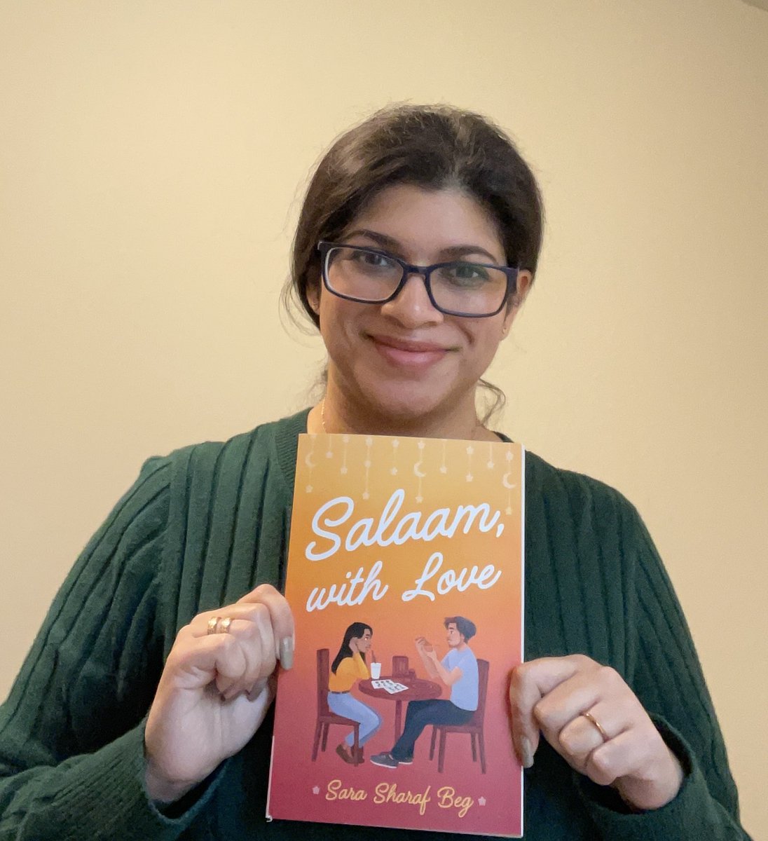 begssa's tweet photo. My Instagram #giveaway for 5 signed copies of SALAAM, WITH LOVE ends Monday, so get your entries in via the link in my bio! โฆ@GetUnderlinedโฉ #Muslimrep #yabooks https://t.co/6ADnKAWv2E