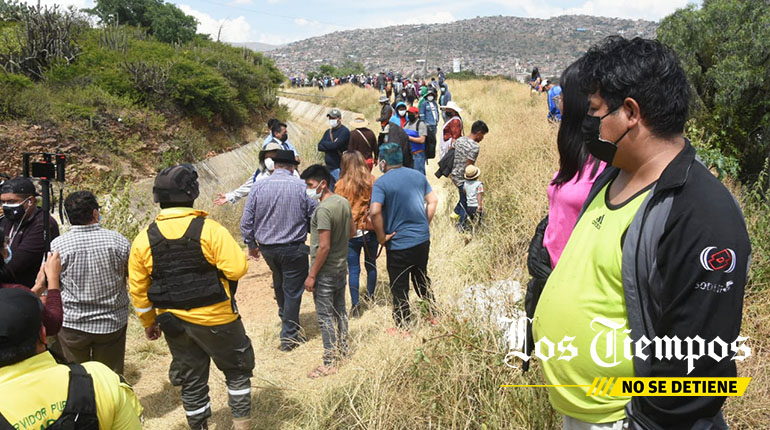 LosTiemposBol's tweet photo. Tensión en Llawi Llawi y La Rinconada por ingreso de maquinaria a un área protegida 
→ https://t.co/uqgdbgdHSm  
Fotos: Daniel James/LT https://t.co/tHMUQilldw