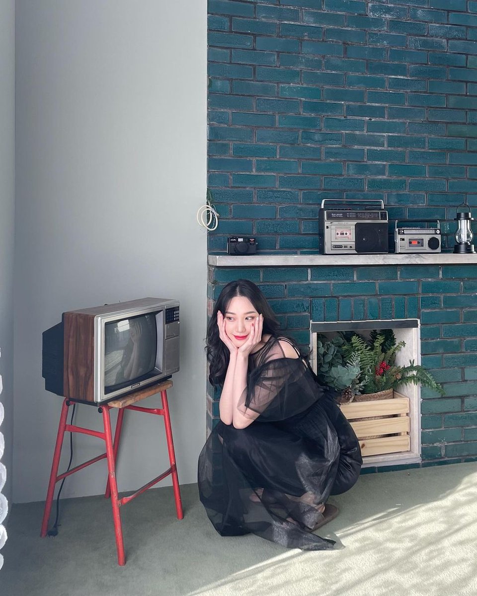 minkteung's tweet photo. In love with black dress. 🖤 https://t.co/XwBebdRQ8w