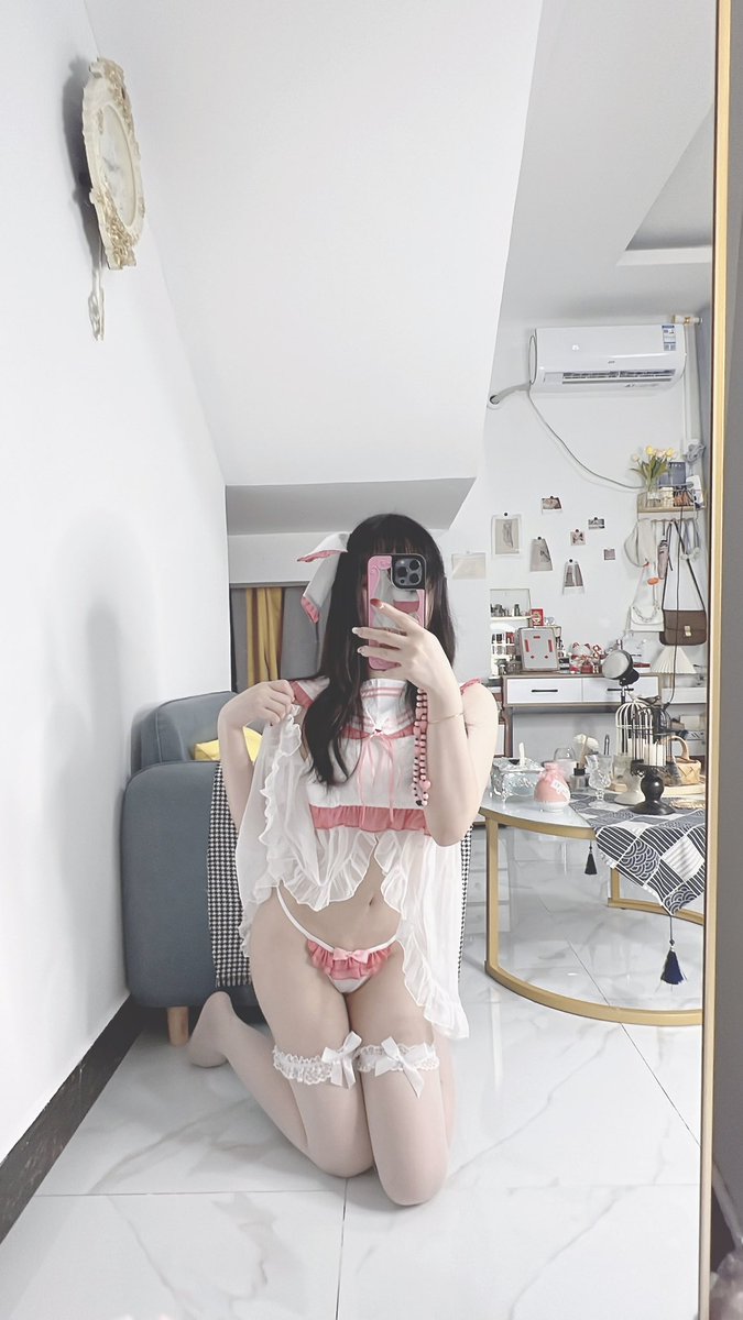 xiaobao2022's tweet photo. 隔离期间浅更一下🙇🏻‍♀️ https://t.co/I3RybHgboM