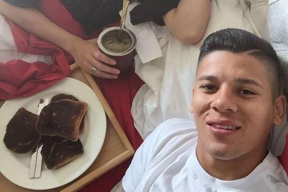 Billenator's tweet photo. @TrollFootball And Marcus Rojo as the head chef https://t.co/a3HG6LEi9P