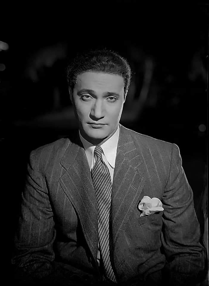 محمد عبد الوهاب، ومقال ممتع عنه بعنوان حين تغني الرجولة اللعوب، عن المرأة في حياة عبد الوهاب، أغرب معلومة هو تغزل عبد الوهاب في نهلة القدسي كانت زوجة وزير الخارجية الأردني عبد المنعم الرفاعي، وتطلقت من زوجها بمساعدة والقصة في المقال 👇👇
medinaportal.com/abdelwahab/