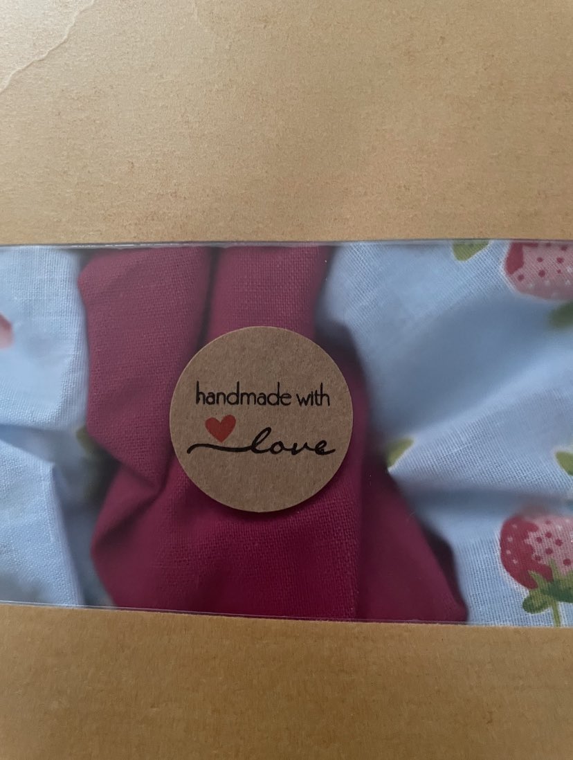 _gotyoucovered's tweet photo. Cling Film is still used by households yet it remains unrecyclable! We have created a pack of 3 recyclable, washable food coverings, various colours, in a resealable package for £6. Perfect Mother's Day gifts. Place your orders now.
@youngenterprise @StMartinsInfo https://t.co/TVa4xeqtjD