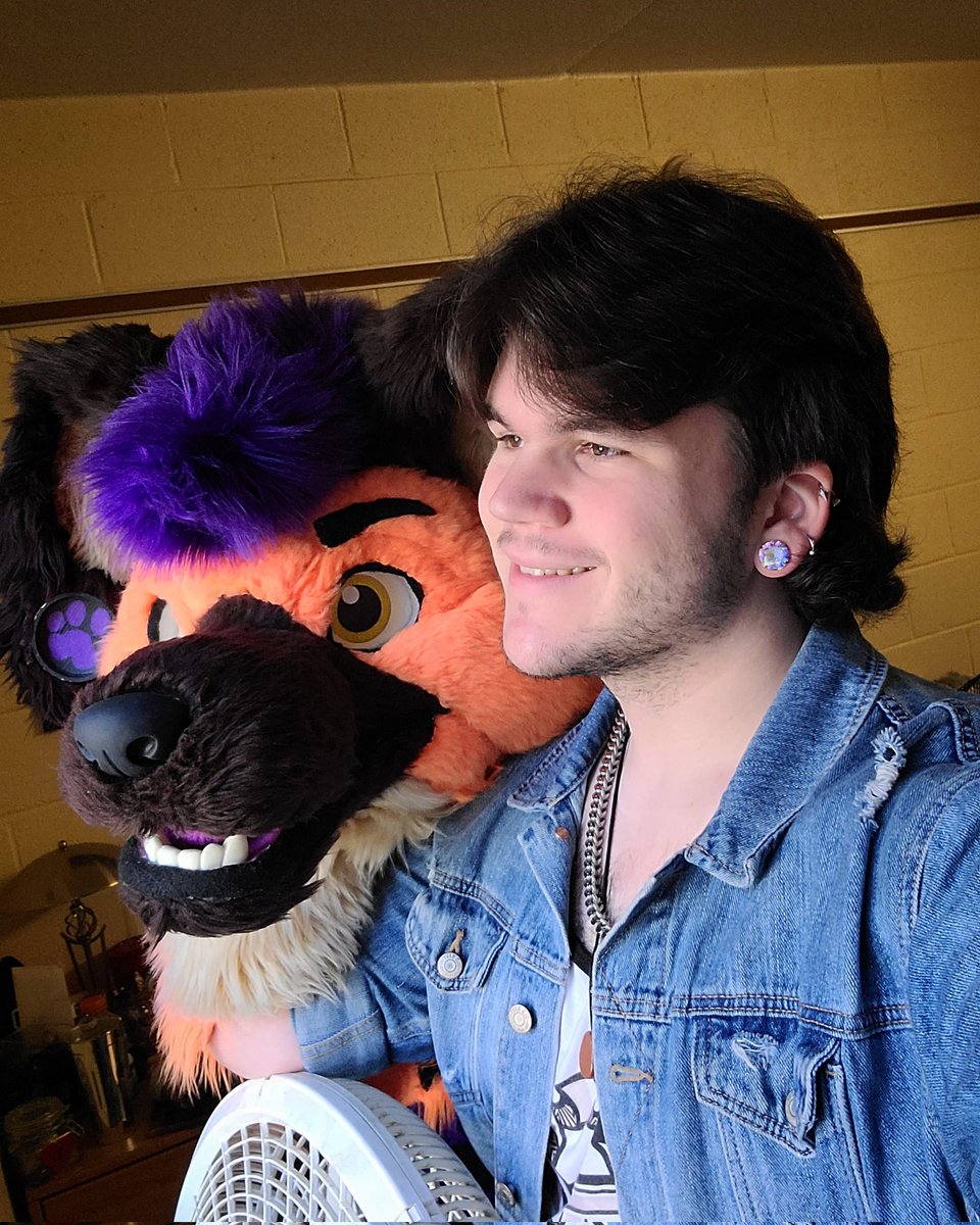 Vaalrein_Hyena's tweet photo. What a beautiful day for #FursuitFriday 🤭 https://t.co/8KK1uBJSoN