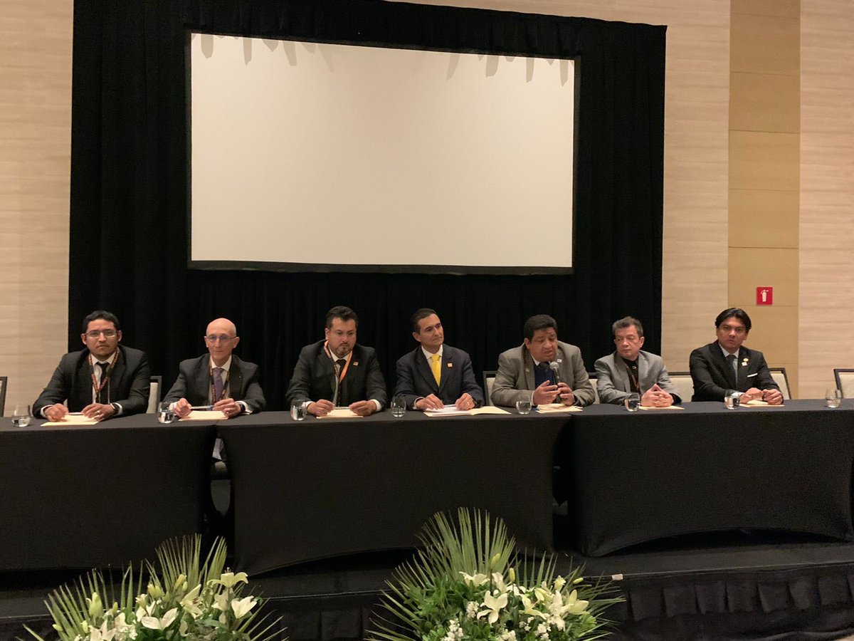 Firma del Convenio de Colaboración para promover el cabal cumplimiento del Código de Red  <a href="/CRE_Mexico/">CRE México</a> <a href="/SENER_mx/">SENER México</a> <a href="/CenaceMexico/">CenaceMéxico</a> <a href="/acoeomx/">ACOEO</a> <a href="/unce_oficial/">UNCE Oficial</a> @americmx <a href="/energiasecing/">Energia Secing</a> <a href="/energiahoy/">Energía Hoy</a> <a href="/amuvieAC/">AMUVIE, AC</a> <a href="/amuvie/">amuvie</a> <a href="/amiesac/">AMIESAC</a>