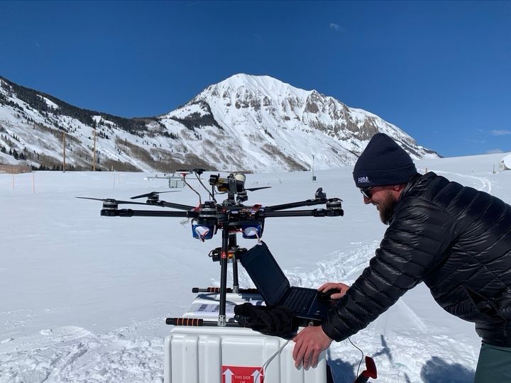 J. Hamilton (CIRES/NOAA) prepares the HELiX near Gothic, CO as part of #SPLASHresearch.  HELiX collects surveys of snow reflectivity and cover to assist research of hydrology and hydrometeorology in the Colorado River basin. <a href="/armnewsteam/">ARM News</a> <a href="/CIRESnews/">CIRES</a> <a href="/NOAAComms/">NOAA Communications</a> @NOAA_ESRL