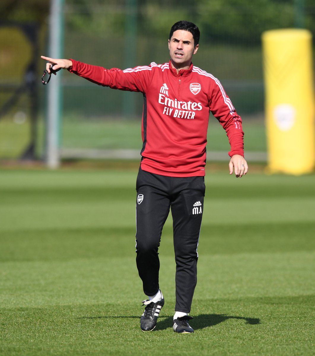 Arsenal's tweet photo. Getting set for Saturday 💪 

📍 Arsenal Training Centre https://t.co/oXqVdm0hTi