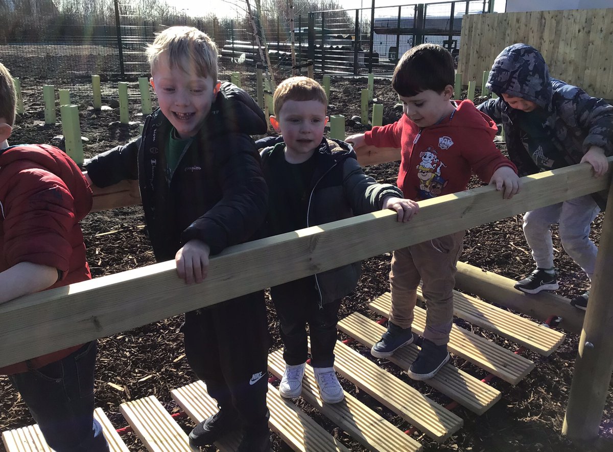 BlueClassBEFS's tweet photo. We had lots of fun visiting our new school! Lots of excitement and very big smiles! 😃 https://t.co/CBghewf5Eb
