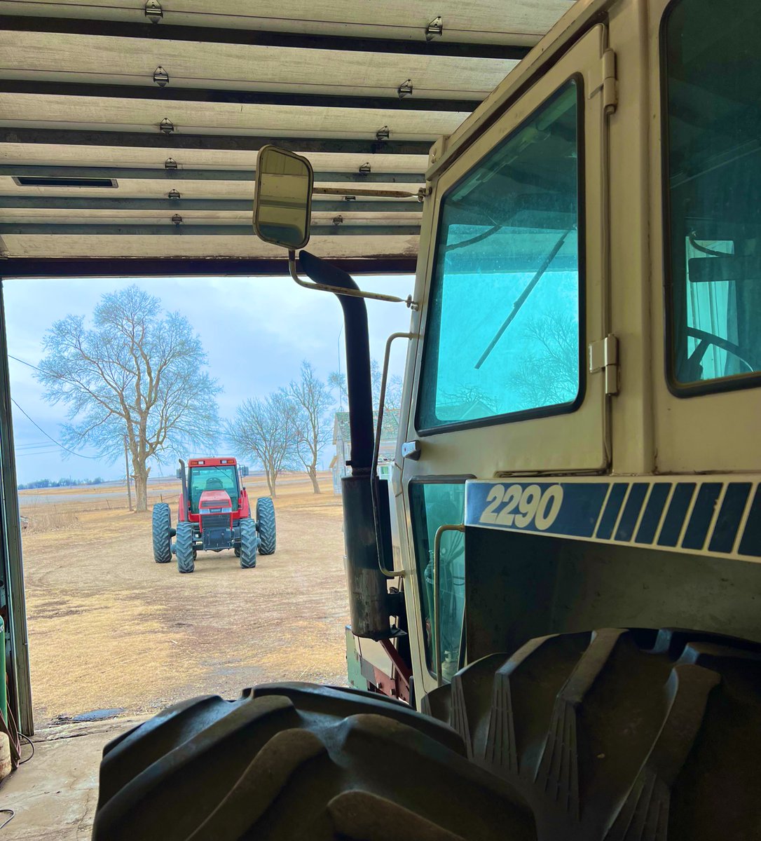 BuehlerFarm's tweet photo. Out with the old, in with the ne… not as old. #planterprep #plant22 https://t.co/U9W9IP43xd