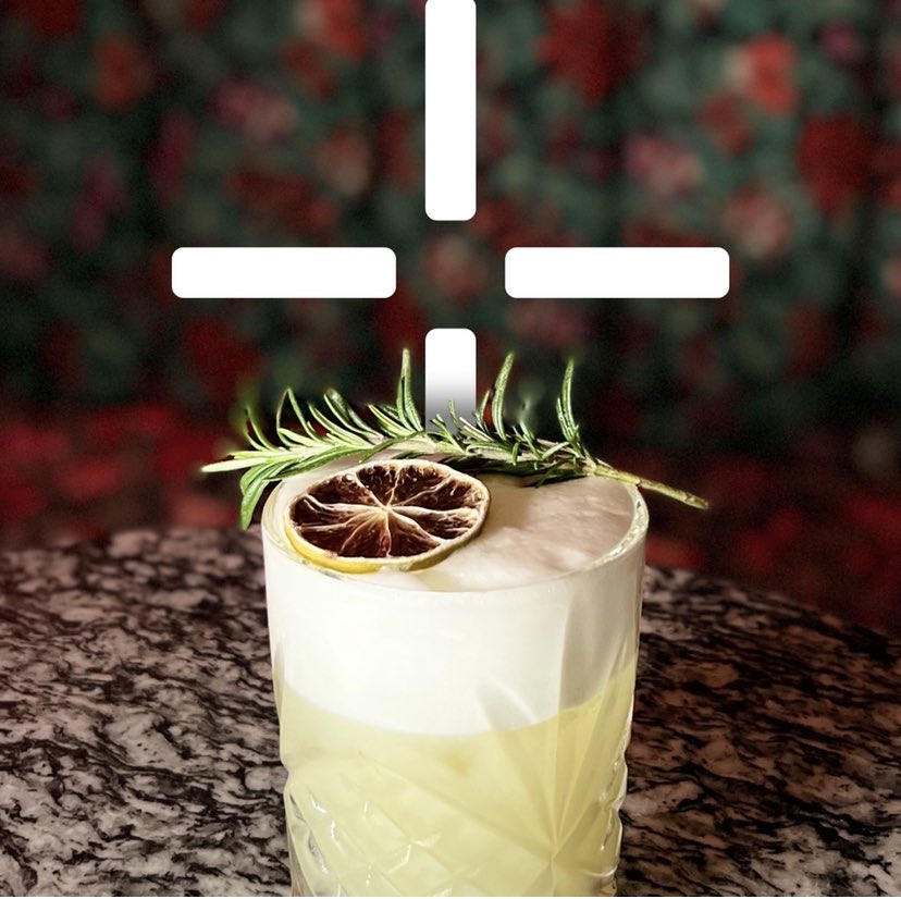 perthynspirits's tweet photo. Ready for the weekend? We know we are! Introducing the Perthyn Sour. The perfect blend of Perthyn low alcohol spirit, fresh lemon juice, egg whites and rosemary.
Iechyd da!!!
For full recipe go to https://t.co/zWSXqEuG3y
#wales #gin #drinks #social
#belonging #friends #weekend https://t.co/20VFj5ol0u