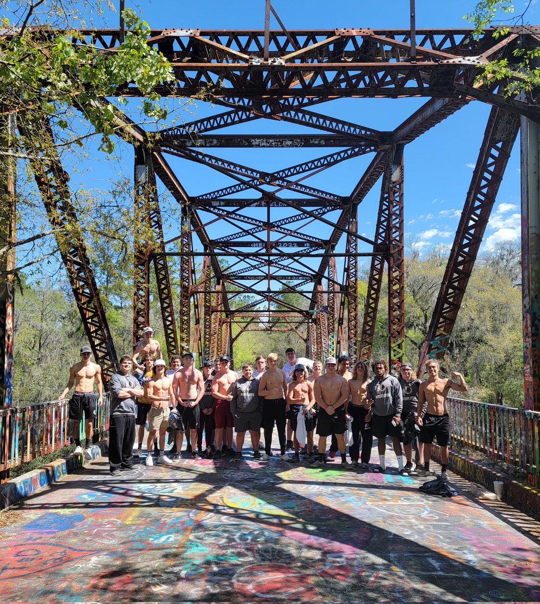 Stopped for lunch with the <a href="/Athletics_WNHS/">WNHS Athletics</a> Boys Weighlifting Team at the Suwannee River Bridge before today's Bulldog Invitational 
#IronWarriors #NTNB