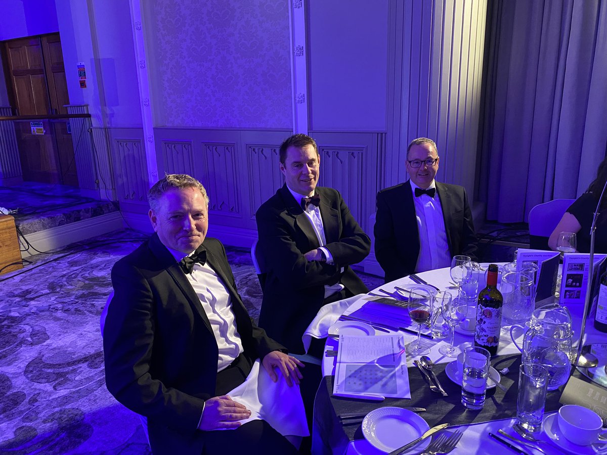 AbbeyBondLovis's tweet photo. Great to be back at the IINI dinner. #TeamABL https://t.co/EKLrsJMZzV