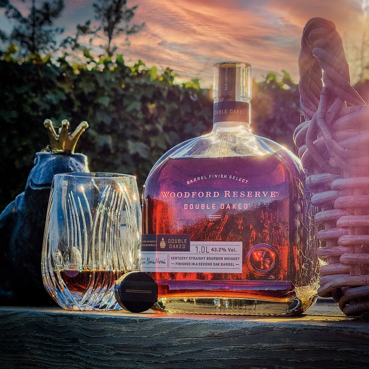 IrishVault's tweet photo. I've been looking for this bottle forva while. Well worth the wait . Woodford Reserve Double Oaked. Amazing colour, sweet burnt toffee nose. Deep toffee, vanilla taste. This is an absolute gem. #woodfordreserve #woodfordreservedistillery #woodfordreservedoubleoaked #bourbon https://t.co/uDSJUphJDY