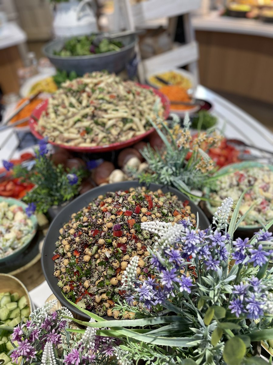 chefJordanHH's tweet image. Busy week here @QueensTaunton, Some great work from the team and a big thanks to the team @BenCreesButcher for the tasting table.
@NathanSimms17 @HhRgulley @HolroydHowe