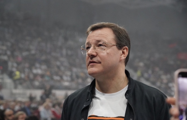 Дмитрий Азаров: вдохновляющие слова Президента откликнулись в сердцах всех жителей Самарской области

sova.info/news/dmitriy-a…