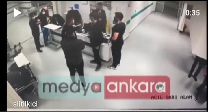 Siz hiç maaşı veya gittiği zorlu görevlerden dolayı grev yapan uzman çavuş gördününüzmü ama doktorları gördük konu kapanmıştır...
#UzmanCavus
#VatanBizeEmanetCanımızKime