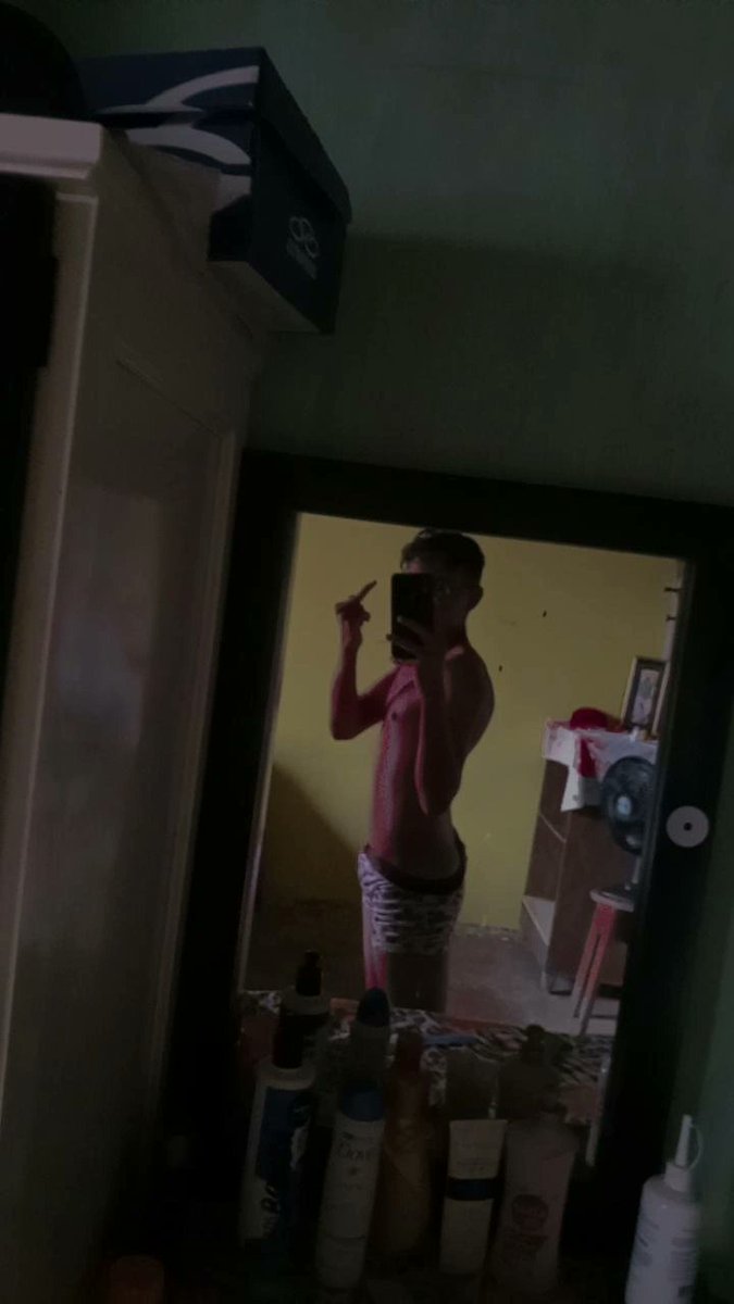 Guilher61112240's tweet image. #Reagi vida...??