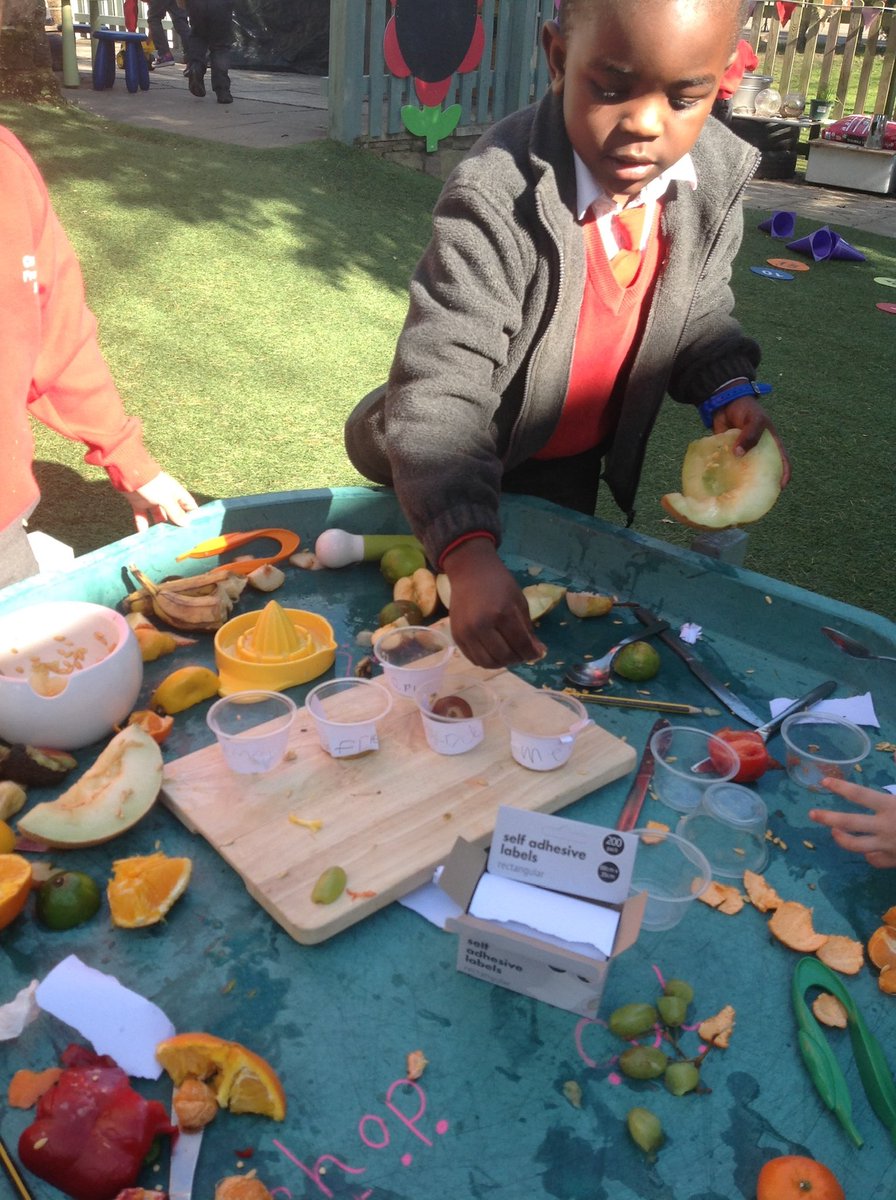 CavershamRecep's tweet image. Seed exploration in the garden! Lots of talk of why we need seeds for the reproduction of plants and what they look like. #eyfsoutdoorlearning #eyfsfinemotor it also led to potion making of course! Mrs Hutchison was turned into a toad, camel and an elephant!
