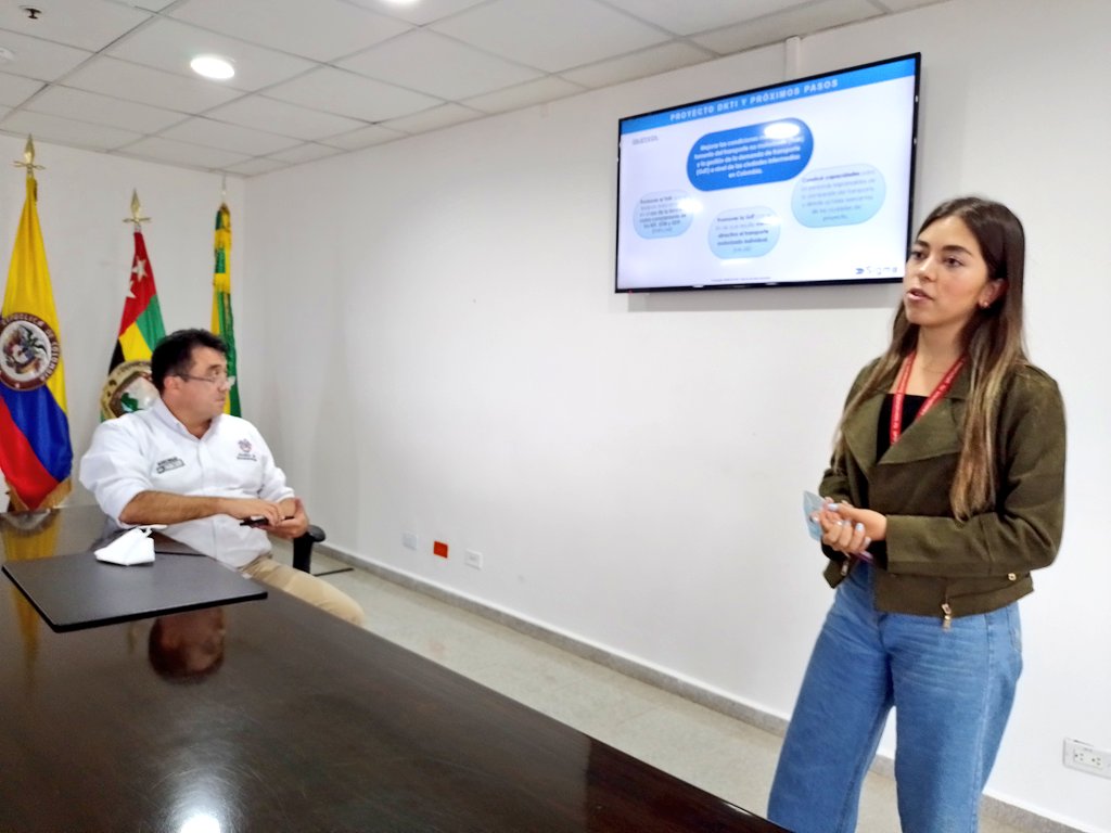 dhidalgo65's tweet photo. Con @giz_colombia presentamos diagnóstico y propuesta de plan de acción del proyecto #DKTI con @alcaldiapasto @AlcaldiaBGA @alcaldiabquilla #SigmaGP
Movilidad activa y gestión de la demanda
🚶♂️🚶♀️🚴🏻♀️🚴🏼🚫 https://t.co/FjrbNUJFGW