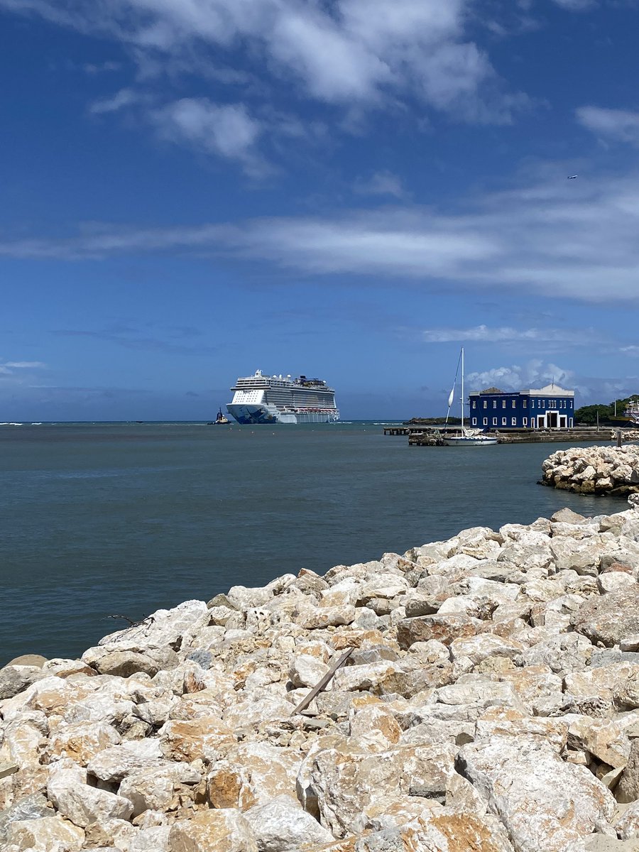 tjlarso3's tweet photo. @kumquatmama The Escape left on it’s own power - just tow assistance leaving port. https://t.co/GoYekwtR1W