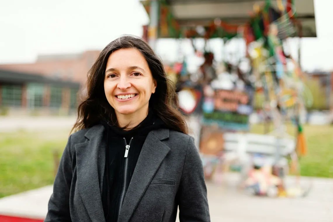 Meet Marlo. She's a filmmaker, the director of the <a href="/FreeStateFest/">Free State Festival</a> and the Curator for media and film at the <a href="/LawrenceArtsCtr/">Lawrence Arts Center</a>. Marlo shares why the Wishing Bench, an East Lawrence landmark, is remarkable to her in this episode.&gt;&gt; buff.ly/3IkzhYd

#whylawrence