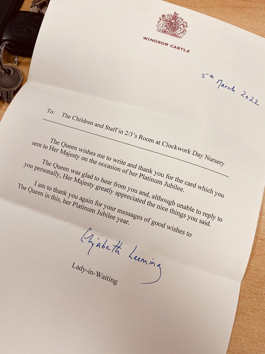 clockwork_aul's tweet image. Our 2-3 children had a special delivery from the queen today! They sent her a card and picture congratulating her on her platinum jubilee and she thanked them for their wishes ❣️👑👸👑❣️