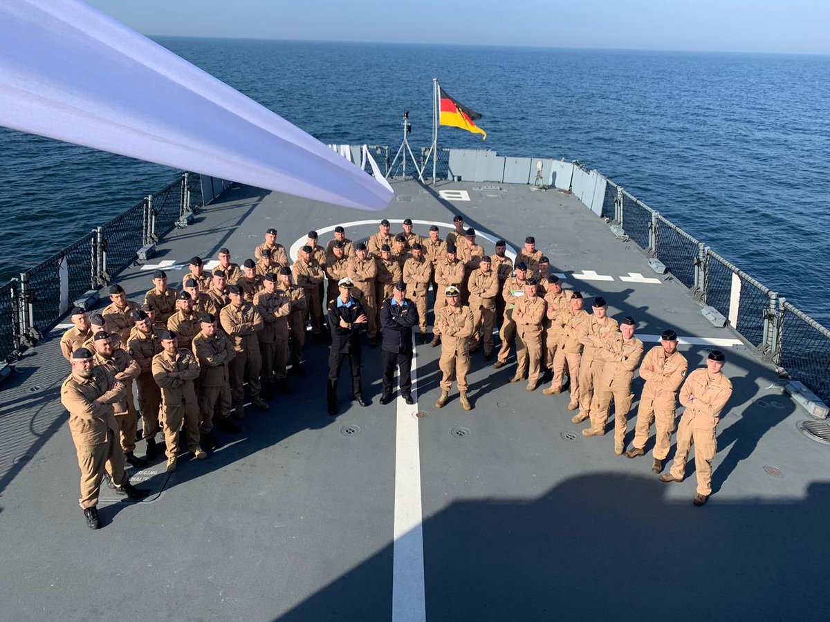 Nicht während unserer Wache!

Heute Teilnahme am Seedienst auf Korvette "Braunschweig" anlässlich Rückkehr vom UNIFIL-Einsatz nach 161 Tagen. Schöner Heimatwimpel!