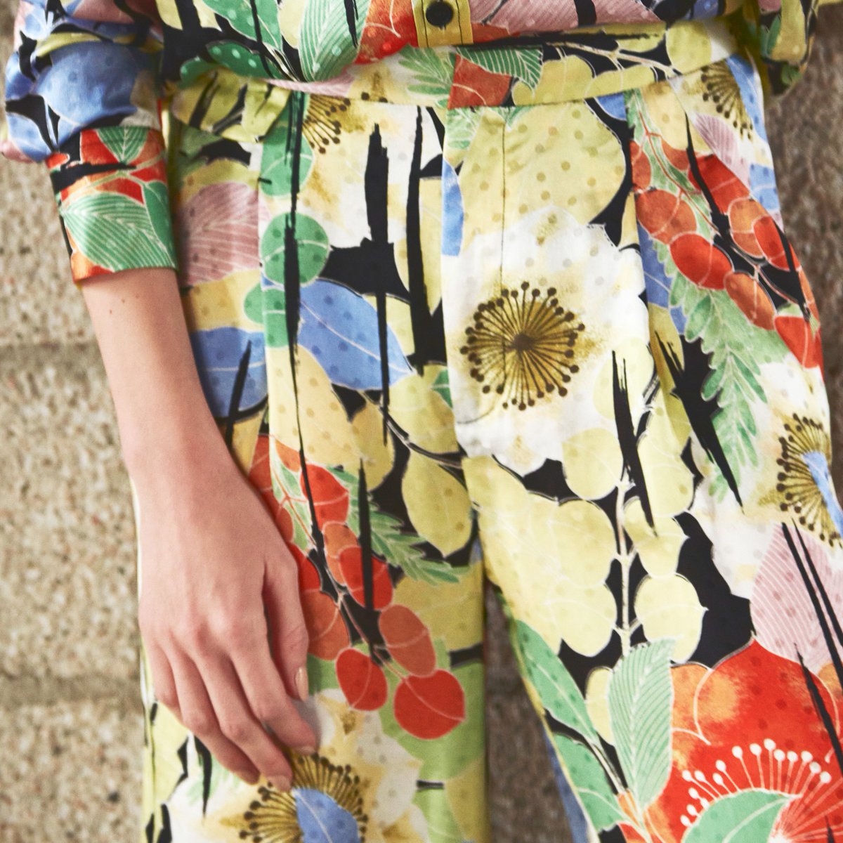 Inspired by the vibrant '70s with a touch of soft nonchalance, these designs embody the new everyday dressing. Shop the new spring arrivals now. bit.ly/3qi0rJ0