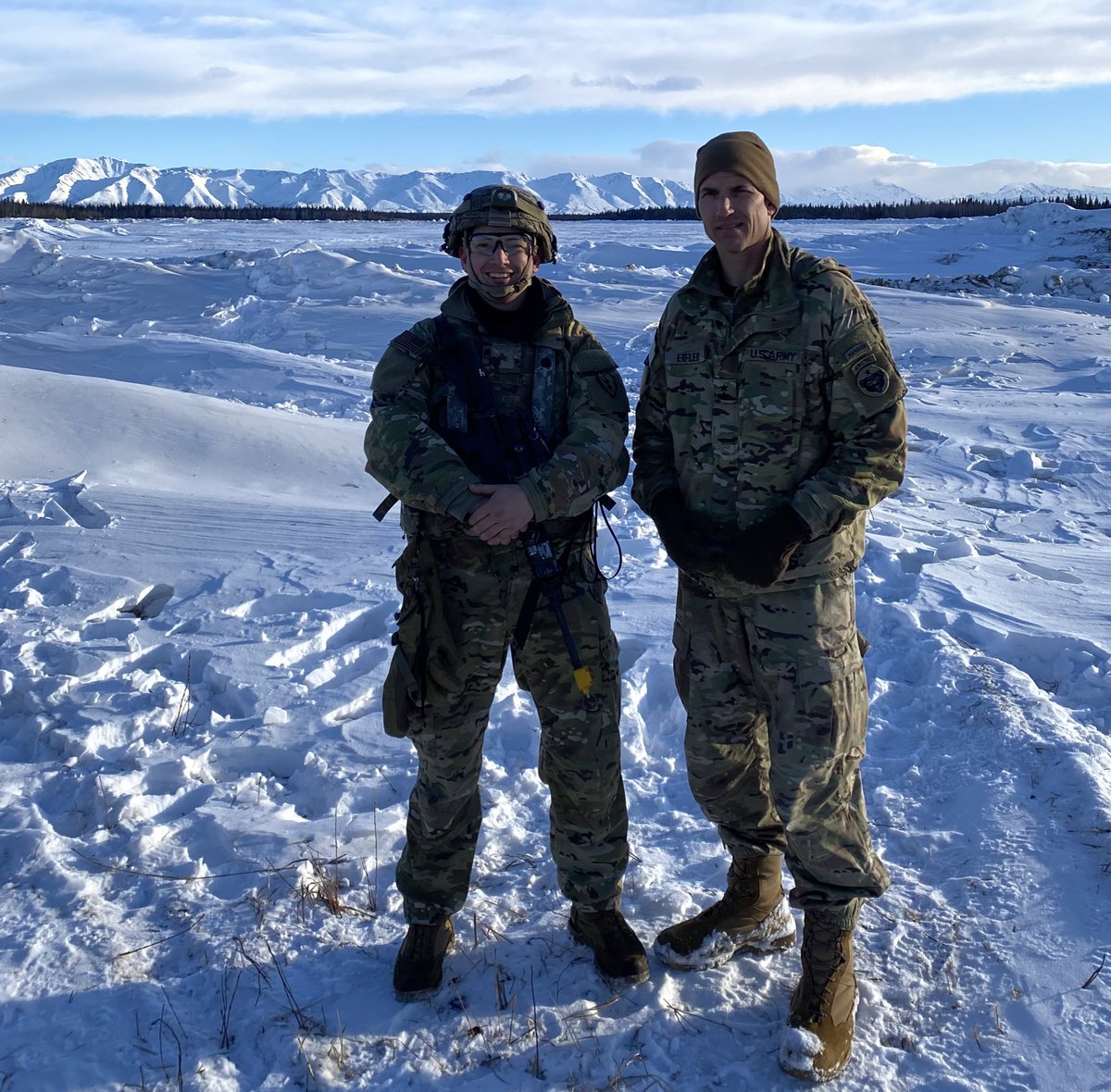brian_eifler's tweet image. Fires below Zero: Hanging with 2-8 Field Artillery“Automatic”.
Truly “cold steel”! 
#OnTimeOnTarget
#ArcticWarriors
#JPMRC