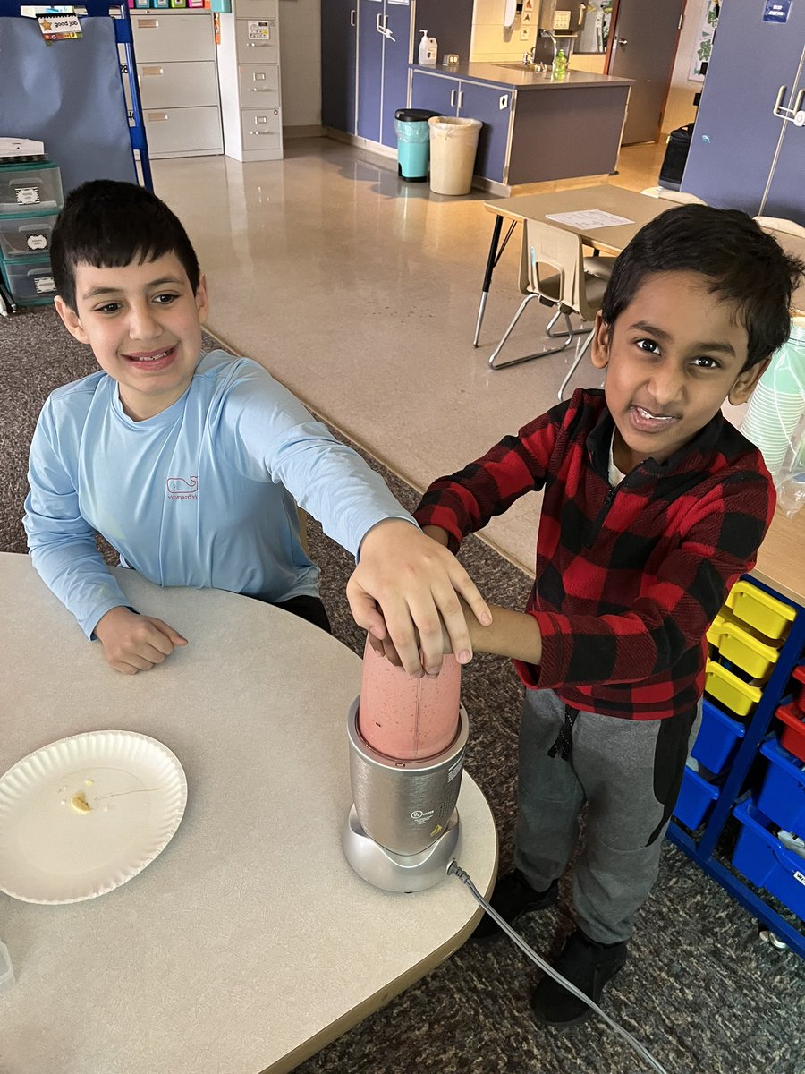 MissSidge's tweet photo. We LOVED our recipe this week: strawberry banana smoothie! @HWE_Hawks https://t.co/H1yUG0jFf6