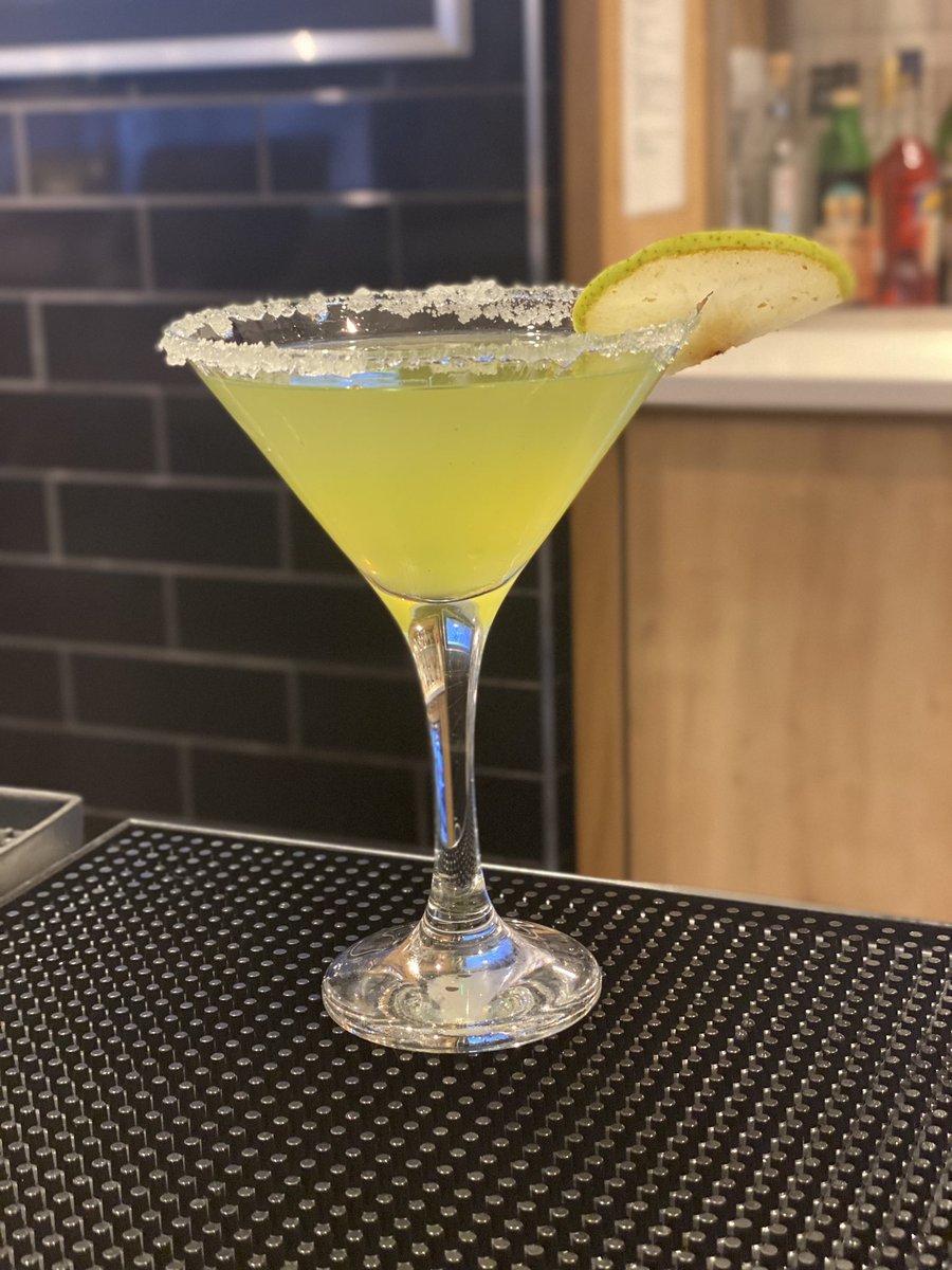 After work drinks?
Oh go on then! 

Did we mention we have 2-4-1 cocktails from 5pm till 8pm?

#lobbyonhillstreet #happyhour #happyhourspecials #happyfriday #friyay