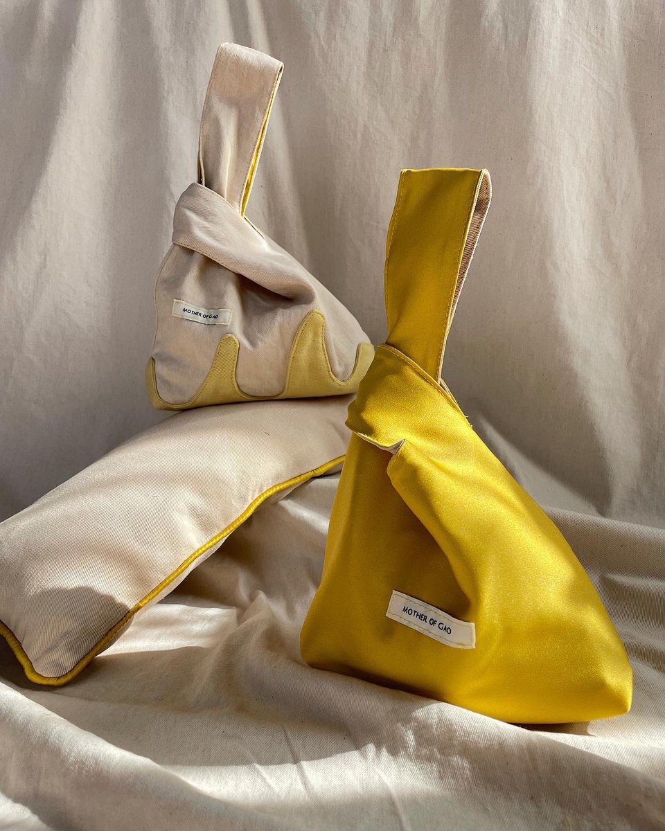 MotherofGao's tweet photo. GIVEAWAY (only on Instagram)

This is our way of extending gratitude for all the love and support we have received thus far.

What you get:
⁃One scatter pillow of your choice
⁃Kganya knot bag 

IG link in bio 💛 https://t.co/Fp6YmgIHnP