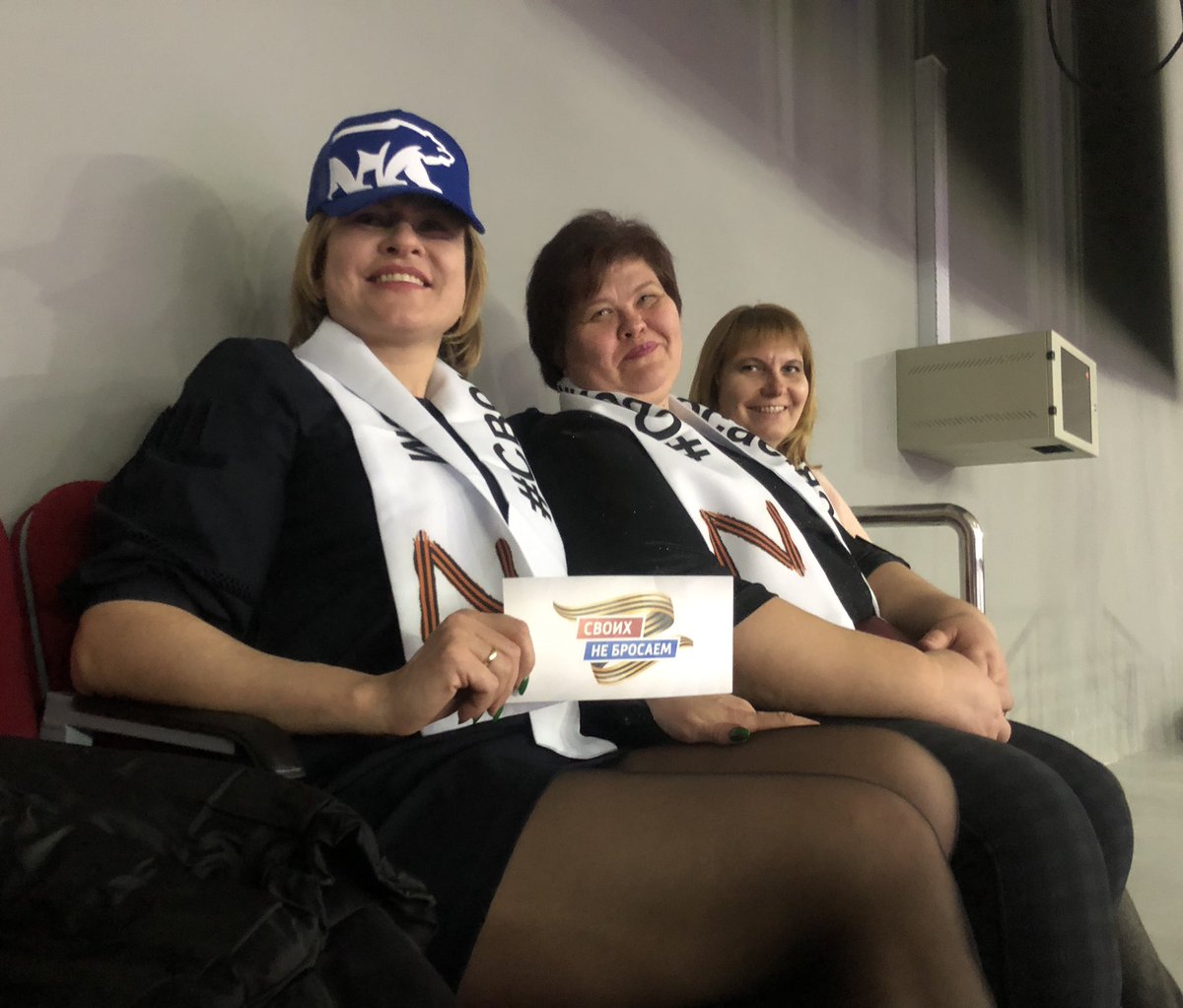 #своихнебросаем