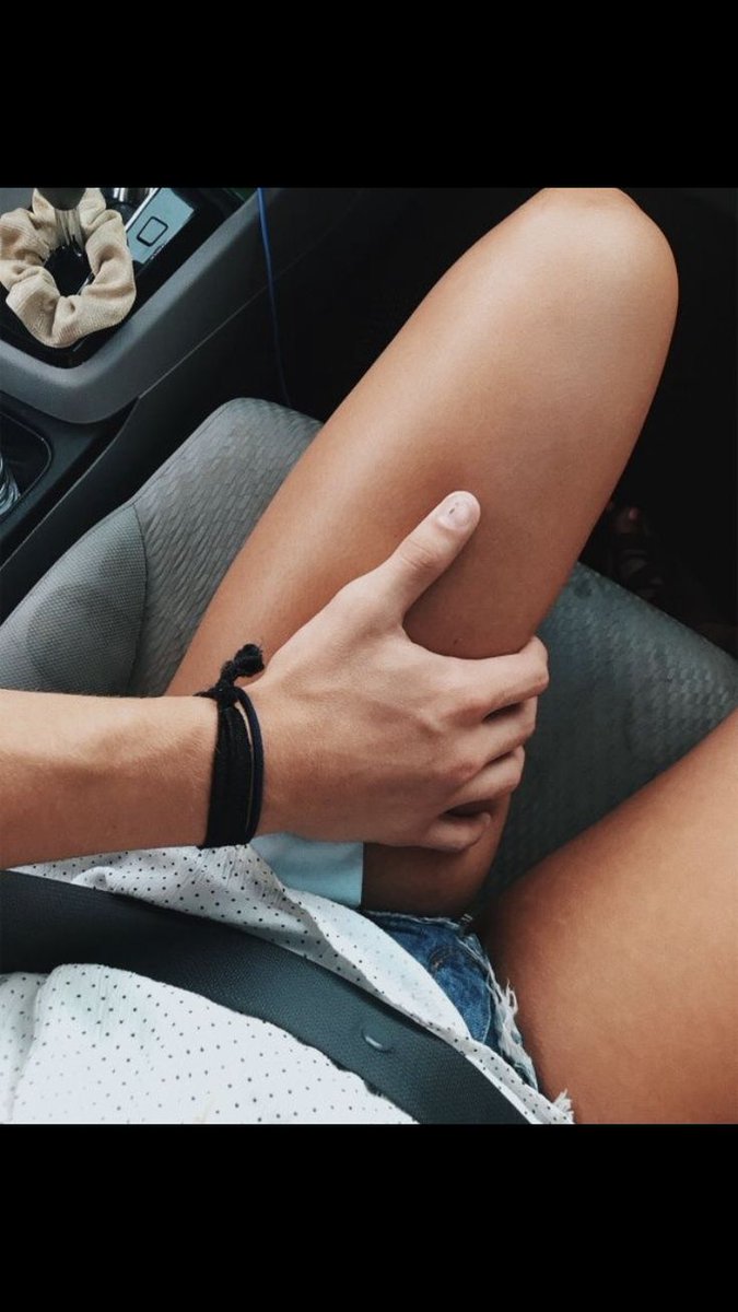 Toi mon sacré délice 
Je te veux dans mes pensées 
Je te veux dans mes rêves 
Te veux pour savourer tes lèvres 
Te veux à sombrer dans tes caresses
Fais moi crier à pleurer 
Je fonds quand tu me le fait 
Calme mes envies dans la position qui te plaît 
Fais moi l'amour stp