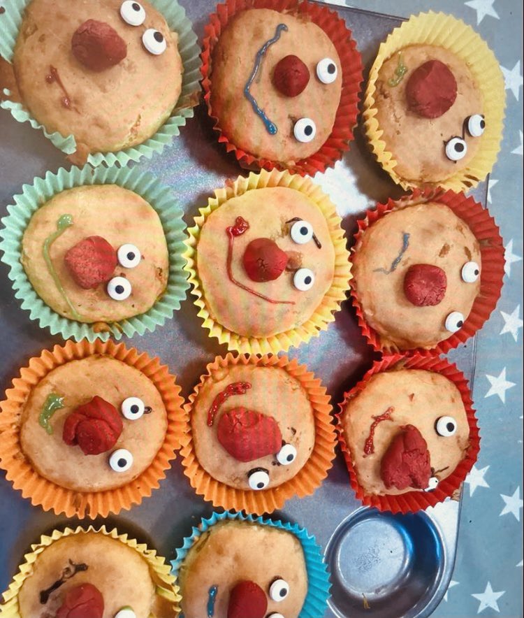 clockwork_aul's tweet image. It’s been a busy day of fundraising fun today for comic relief 🔴🔴