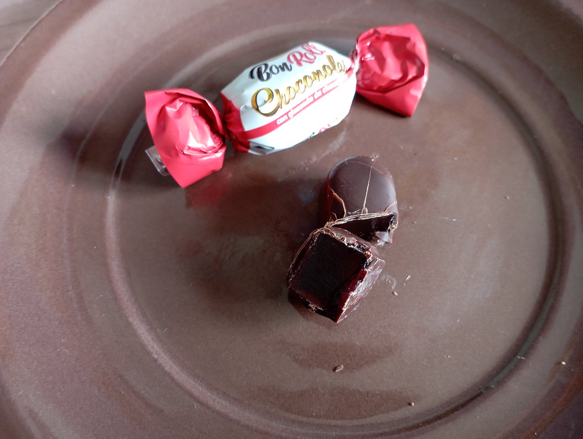 mercesori's tweet photo. Muy buenas amigos curiosos del mundo del #TeTesteo 2.0. Hoy, en Testeos sin tapujos y en menos de 1 minuto, voy a hablaros de las #Choconolas de Fresa de #BonRoll.
¿Eres fan de los #bombones rellenos de fruta? Entra en mi vídeo: https://t.co/ecKTQ7uINh https://t.co/4KHNdcBPYB
