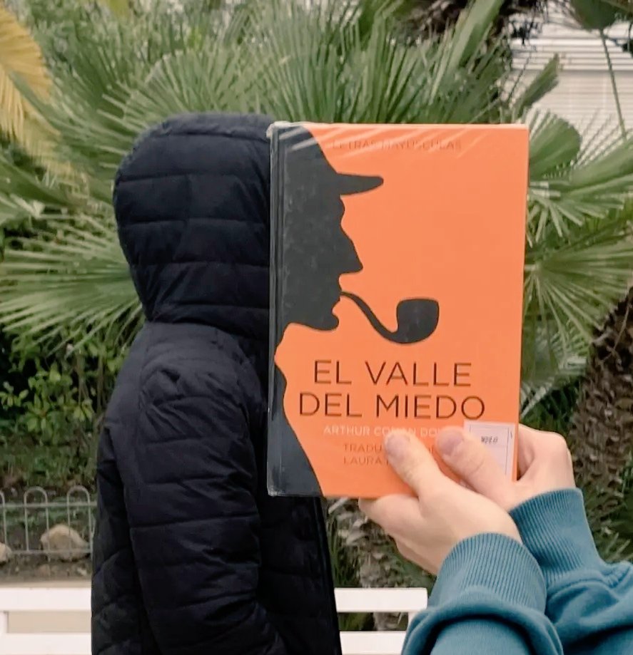 Els_Arcs_Biblio's tweet photo. Comencem a escalfar motors per a la #setmanadelart! Qui s'anima a participar-hi? Omplim l'escola de #bookfacearcs! 💜📸📚
#elsarcs #setmanadelainspiracio #bookfacefriday https://t.co/FejqWsM73K