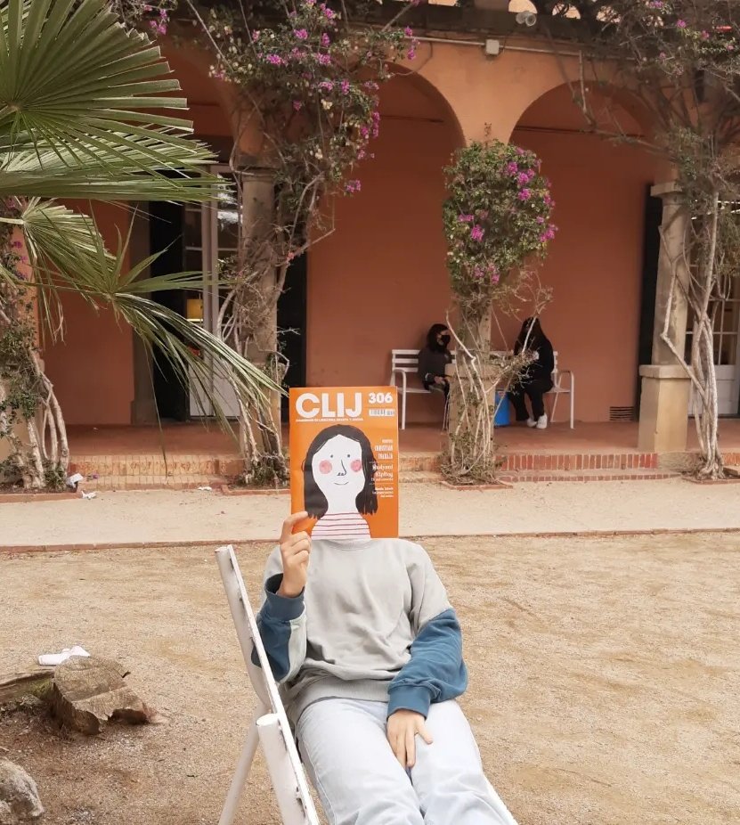 Els_Arcs_Biblio's tweet photo. Comencem a escalfar motors per a la #setmanadelart! Qui s'anima a participar-hi? Omplim l'escola de #bookfacearcs! 💜📸📚
#elsarcs #setmanadelainspiracio #bookfacefriday https://t.co/FejqWsM73K