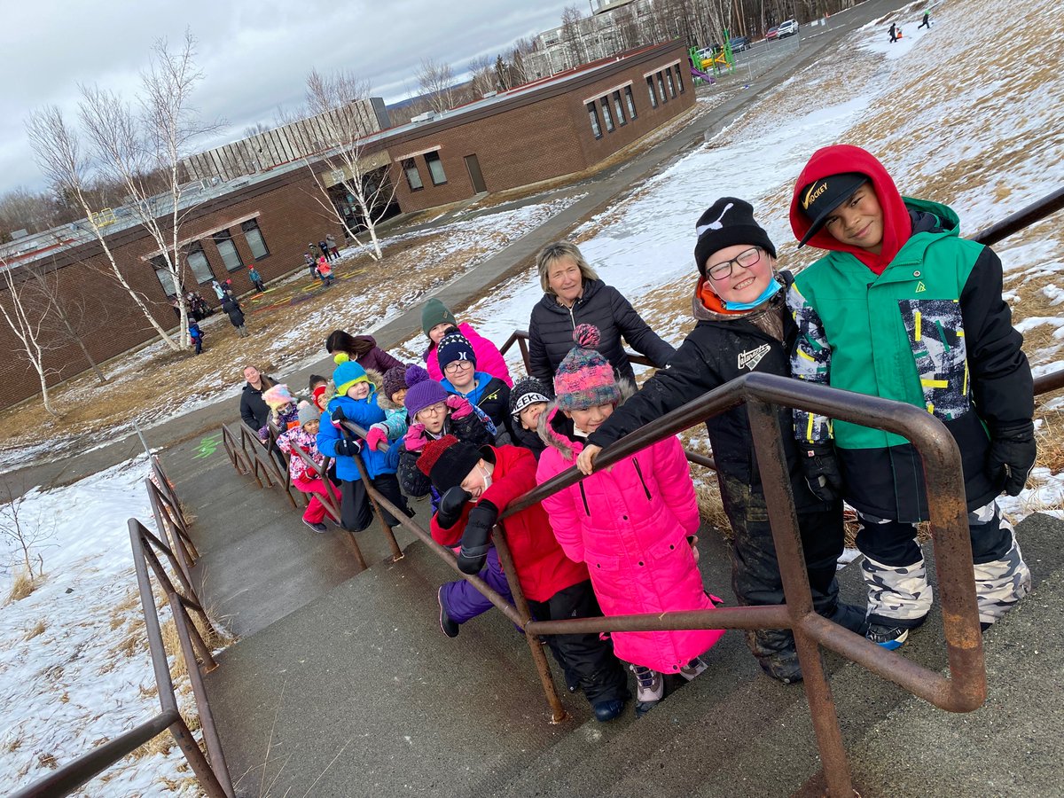 Loving the day is Ms. Pittmans Grade 1 class <a href="/woodlandprim/">Woodland Primary School</a> <a href="/schoolsportsnl/">School Sports NL</a> #DartOutdoors