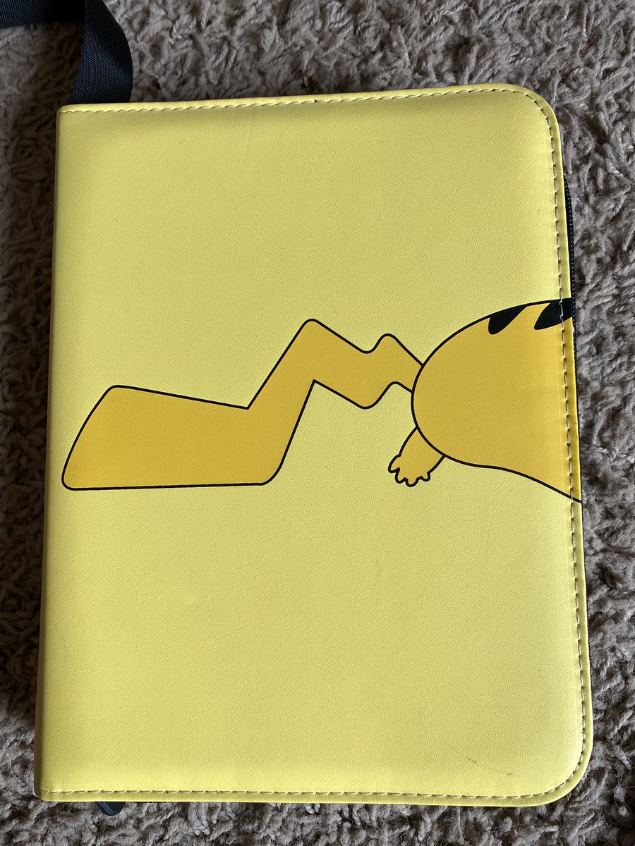 seungmo0022's tweet photo. Can fit a protective sleeve over the card and still fit in binder. https://t.co/F5Q8btzcN2