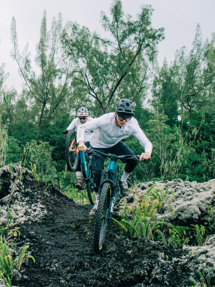 FOCUSBikes's tweet photo. The 404.crew was looking to explore new horizons to some of the best riding places. La Reunion marks their first leg of what we hope will be a long worldwide series!
#focusbikes #jam #focusjam #rider404 #404crew #lareunion #mountainbike #mtblife #mtb #ridebeyond #ridetogether https://t.co/27Y68yUtrj
