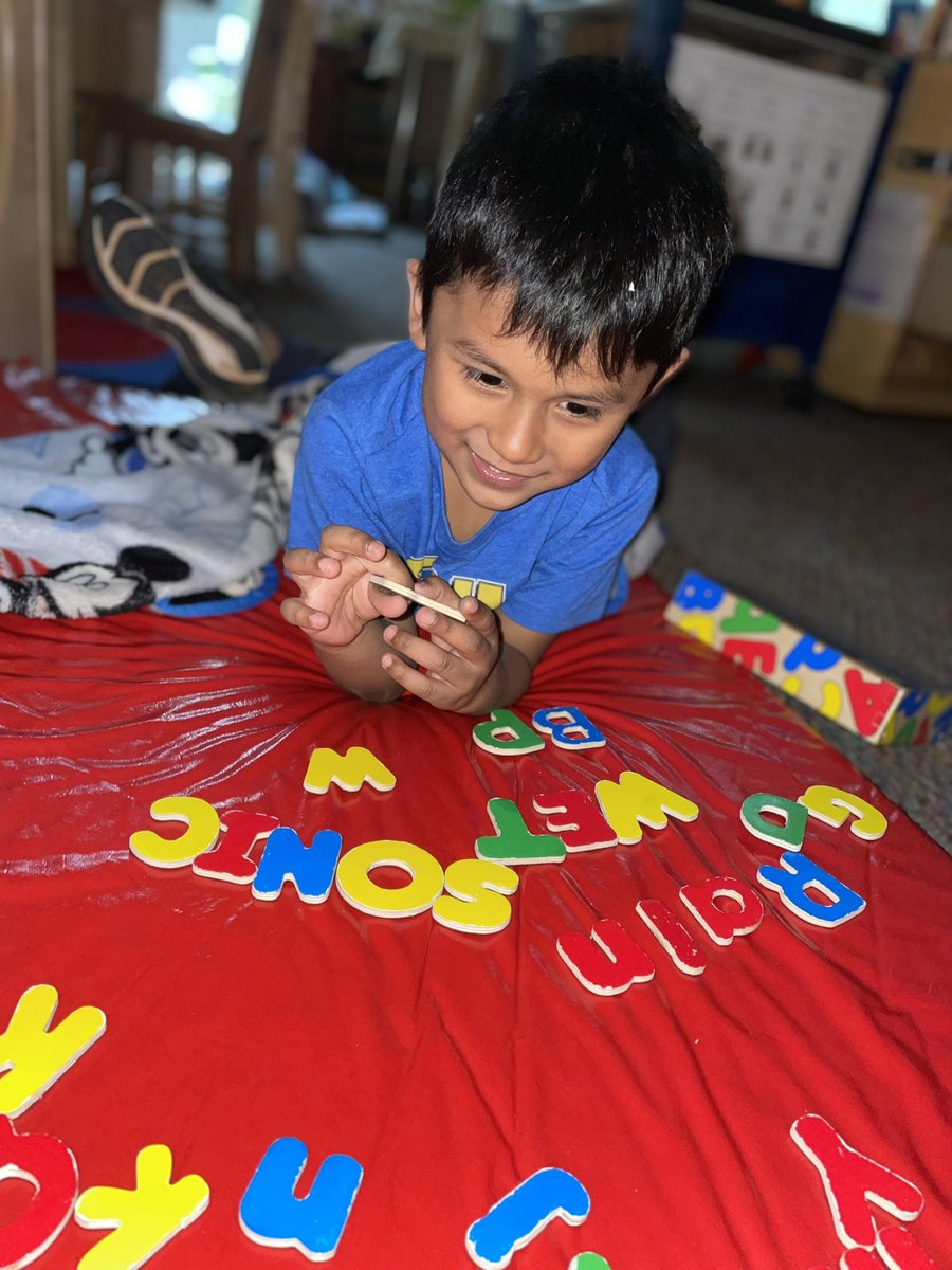 RCPS_EarlyLearn's tweet photo. Why nap when you can spell words 
#Icanspell
#Iknowmyletters
#dph #pat #prek https://t.co/dszT0ouTjd