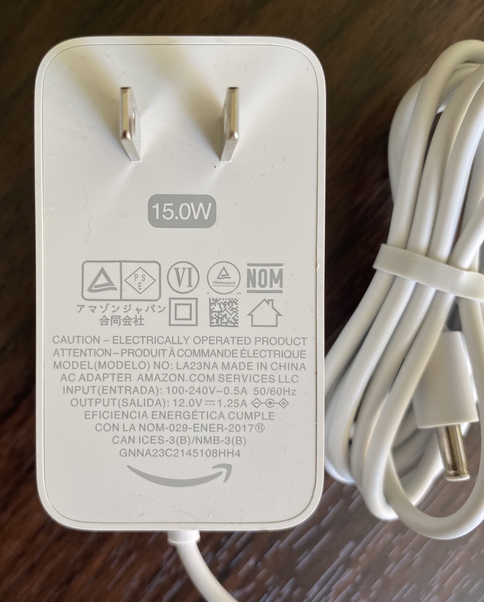alfredo LAMAdrid o. on X: Pregunta: ¿el cable del Alexa echo dot necesita  un transformador de corriente? ¿Se le pone adaptador y así nomas? Ayuda.   / X